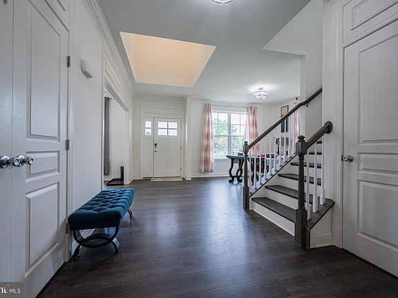 4th image of 129 Meridian Blvd