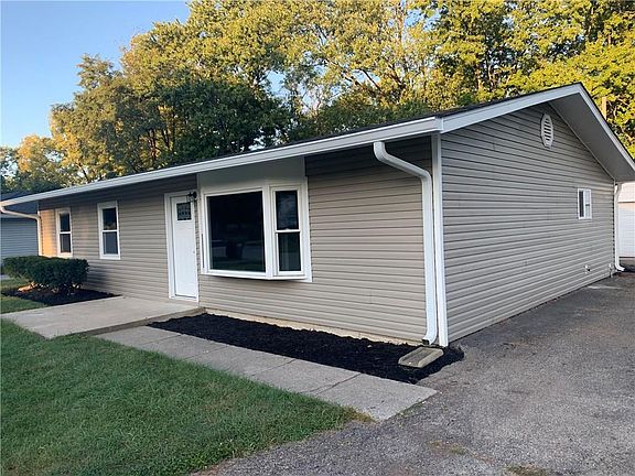 3rd image of 426 W William Dr