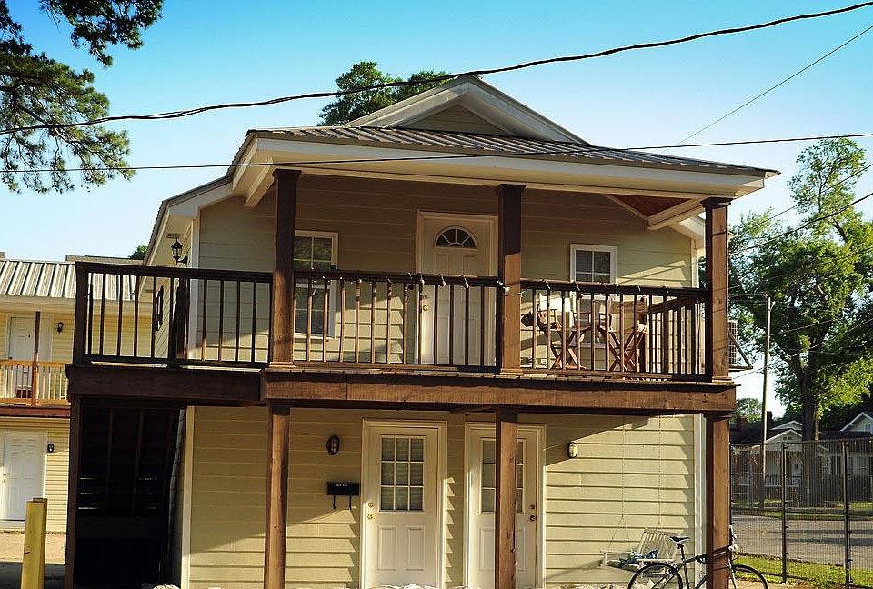 1st image of 1114 1/2 8th Ave