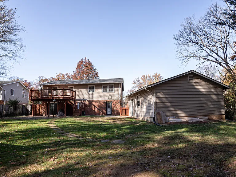 13227 Sturbridge Rd — Photo 66