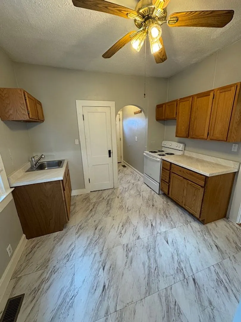 1316 North Garvin Street, Evansville, Indiana 47711 — Photo 4