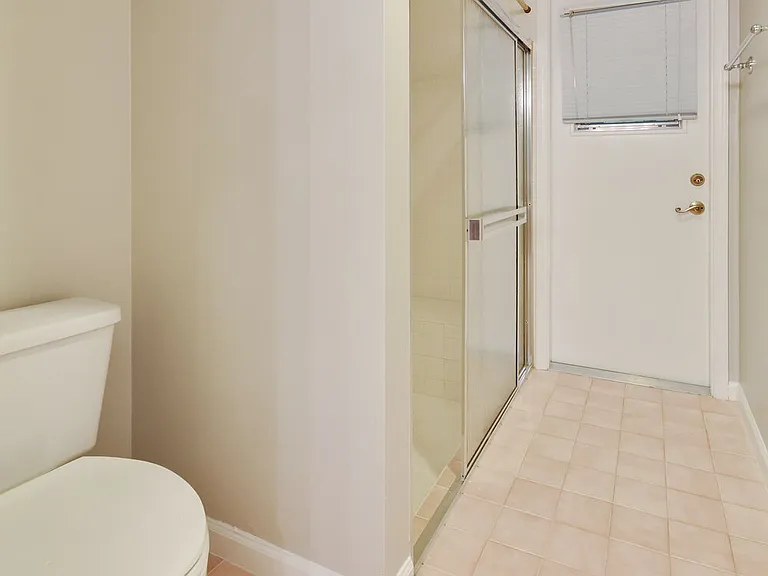 13515 Northumberland Cir — Photo 9