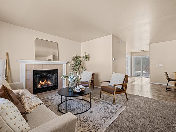 5th image of 8973 W Canterbury St