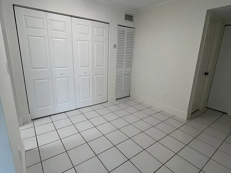 8311 SW 142nd Ave #I204 — Photo 5