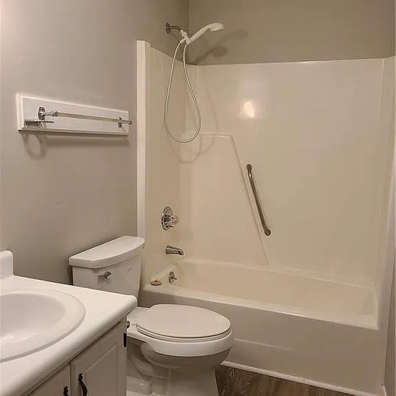 910 Miller Ave #910 — Photo 9