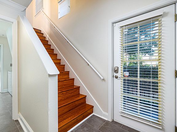 4th image of 608 S Matanzas Ave Unit 8