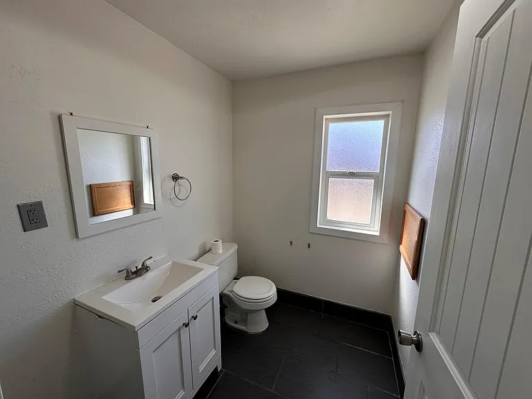 1134 Brighton St #B — Photo 8