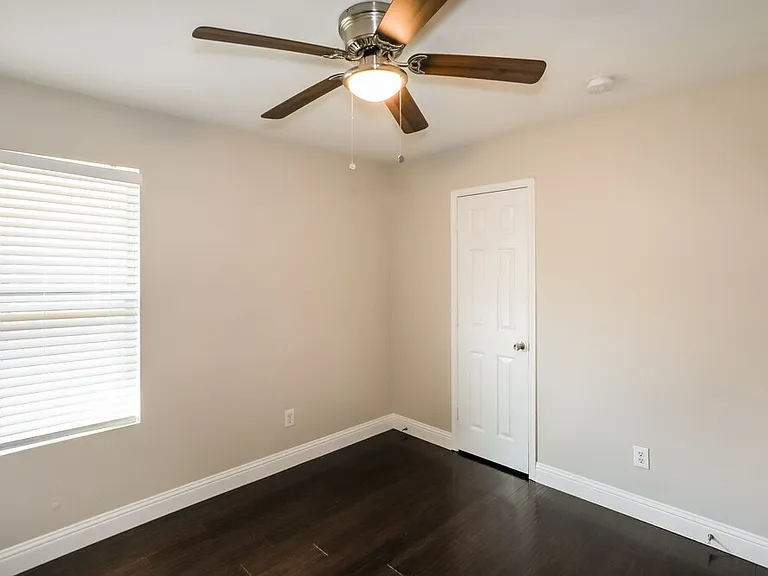 1428 Waterford Dr — Photo 14
