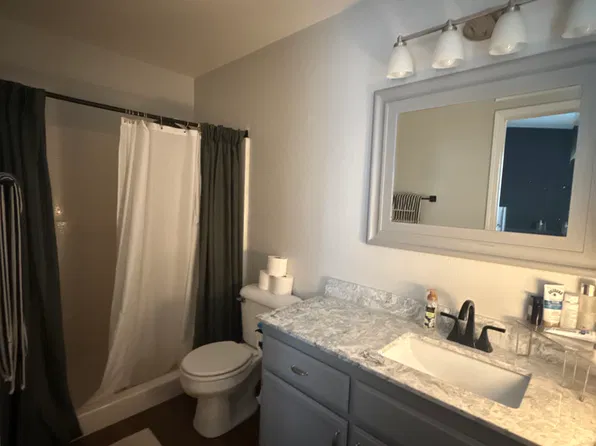 1372 Galileo Ave, Hanford, CA 93230
