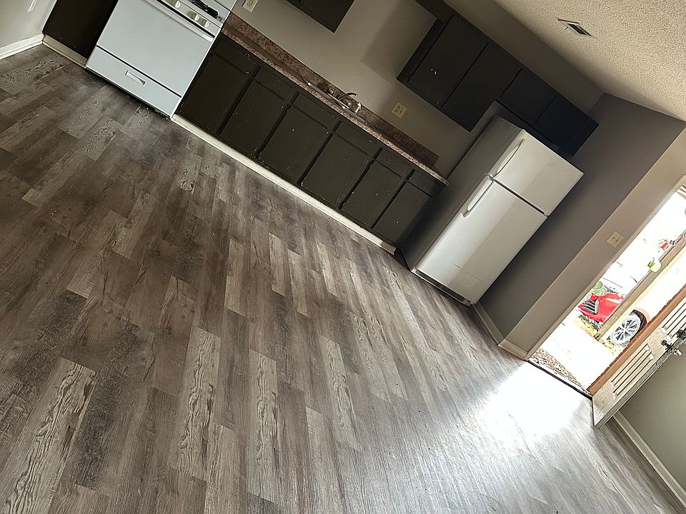 2nd image of 250 Ivie Ln #1