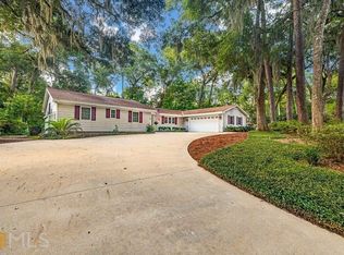 121 Dunbarton Dr, Saint Simons Island, GA 31522