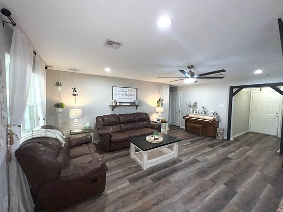 5th image of 260 Edna Dr