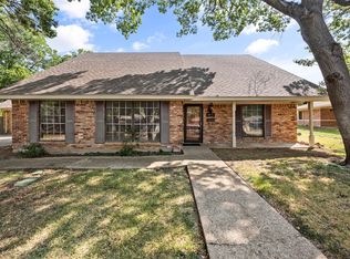 6105 Wrigley Way, Fort Worth, TX 76133