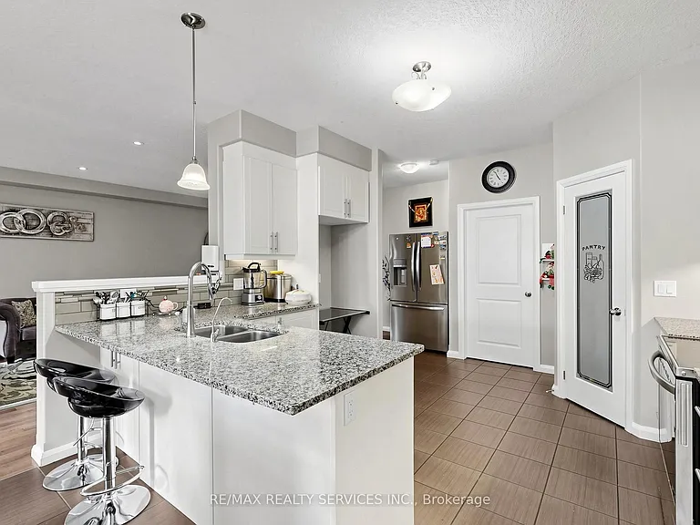 291 Hardcastle Dr — Photo 14