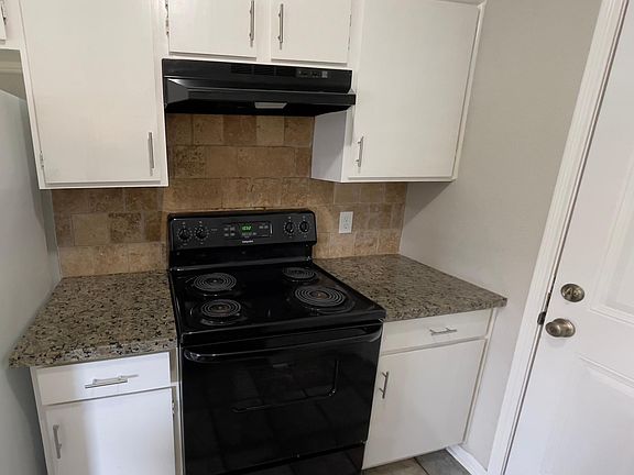 5th image of 15922 Kenbriar Dr