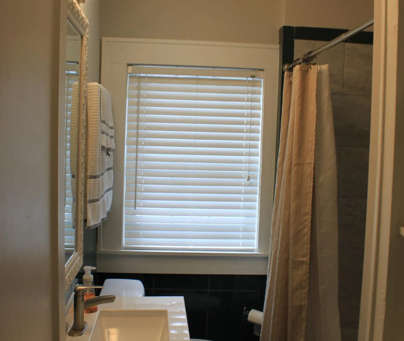 3 bed, 1500 sqft, $1,790 — Photo 4
