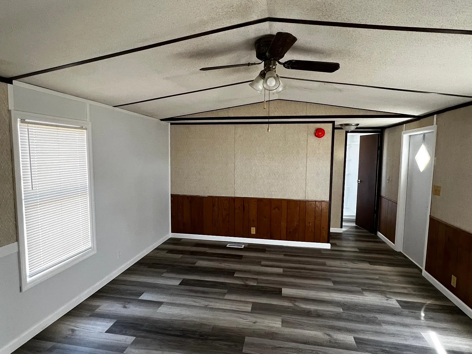 3 bed, $900 — Photo 4
