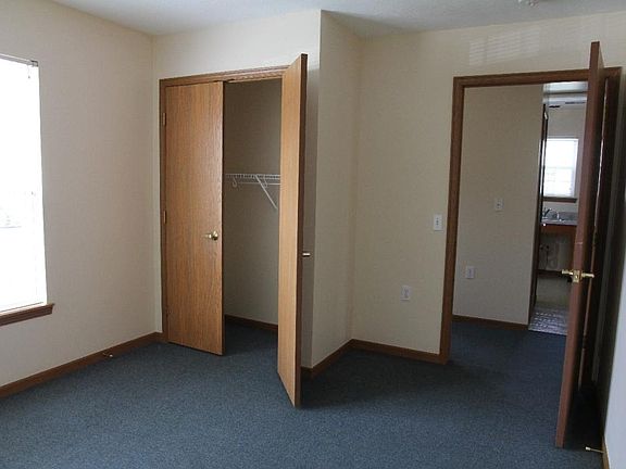 3rd image of 217 Harbors Lake Dr