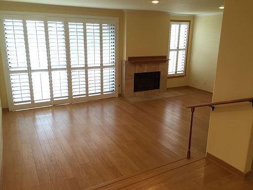 2nd image of 5237 Newcastle Ave APT 203