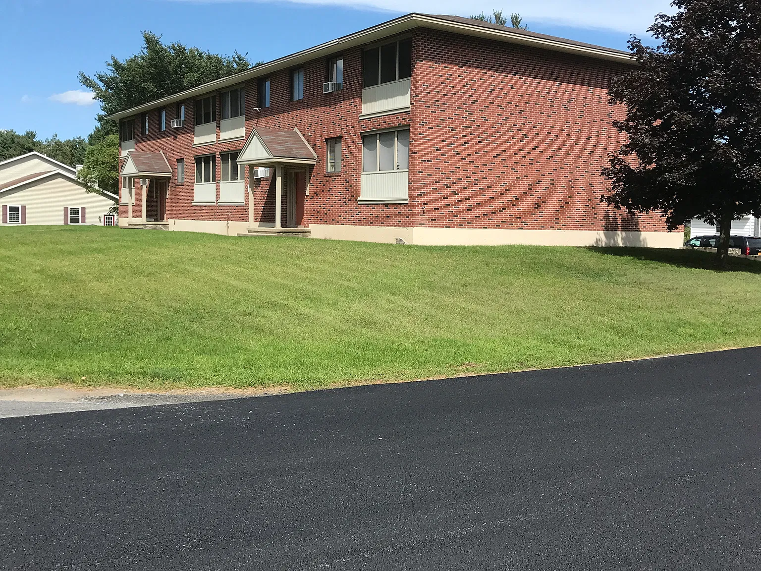 2 bed, 850 sqft, $1,100 — Photo 1