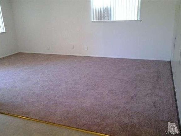 5th image of 2560 N Victoria Ave