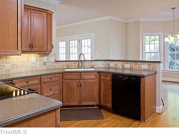 5th image of 2508 N Beech Ln