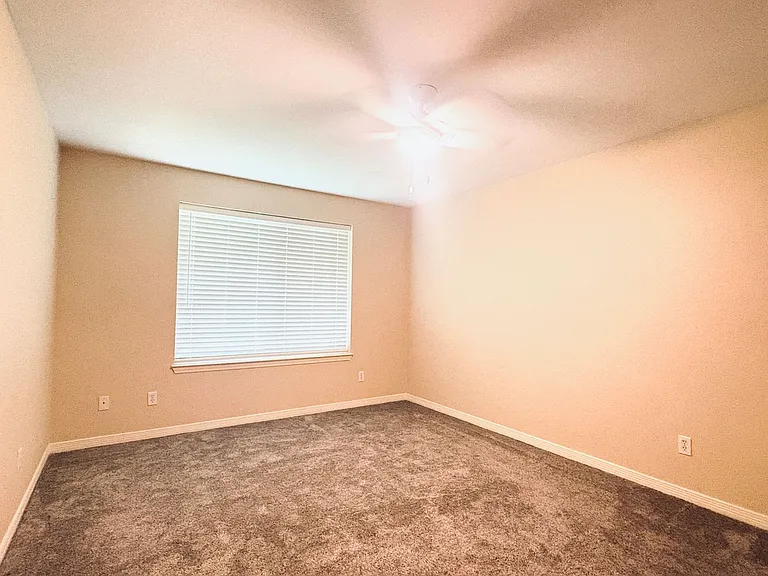 10621 Creek Ridge Dr — Photo 11