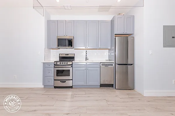 Rented by MySpaceNYC | media 3