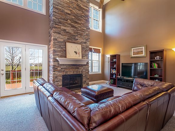 3rd image of 3904 Palomar Cove Ln