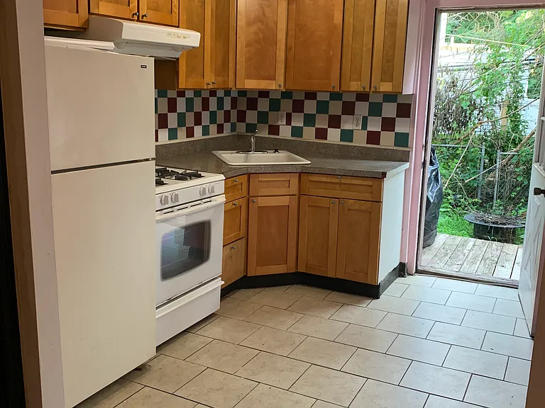 4210 Wallace St — Photo 9