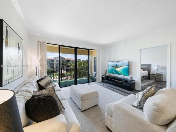 800 Uno Lago Dr APT 301, Juno Beach, FL 33408