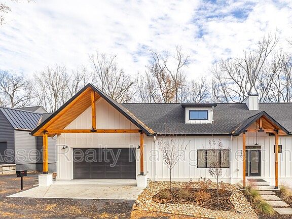 3rd image of 210 Gamble Ave