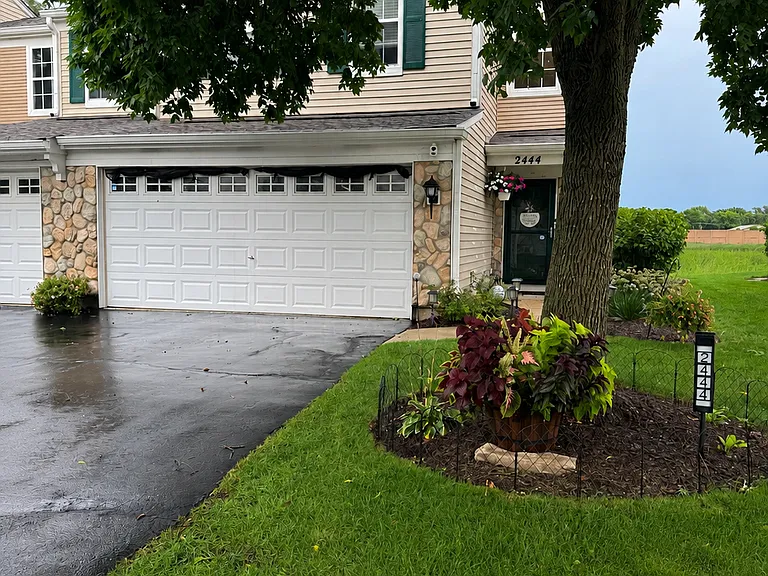 2444 Oak Tree Ln — Photo 1