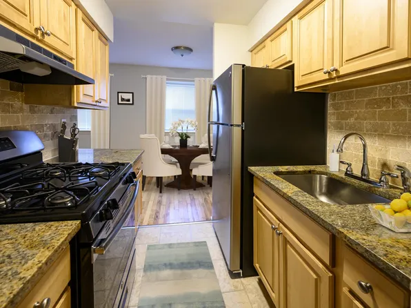 State Gardens, 136 State St #C44a4a46a, Hackensack, NJ 07601