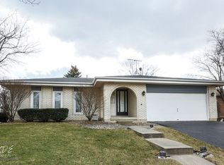 1601 Valley Forge Pl, Downers Grove, IL 60516