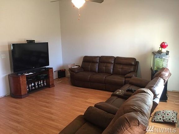 5th image of 16580 Greenleaf Ave SE