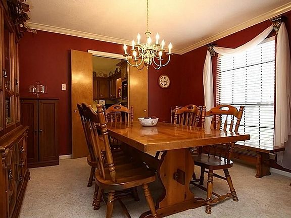 3rd image of 12115 Oakcroft Dr