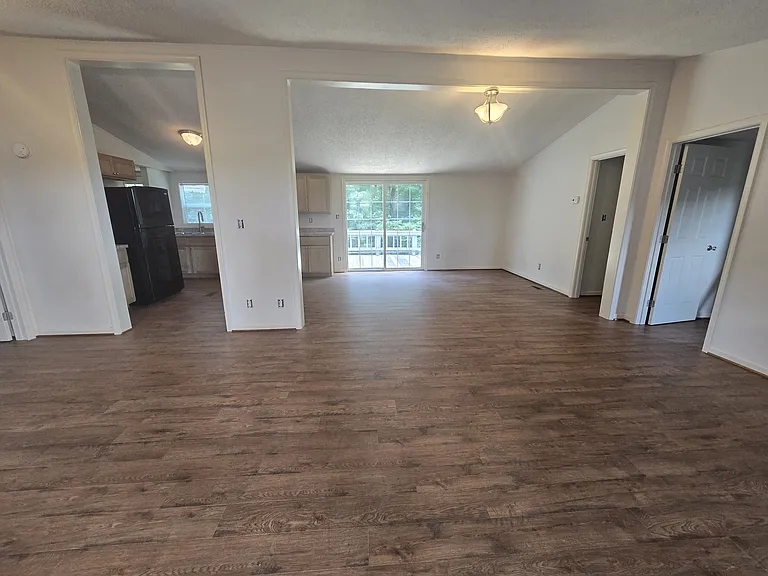 3041 Travellers Rd — Photo 4