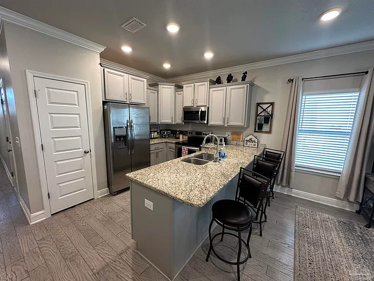1210 W Government St — Photo 9