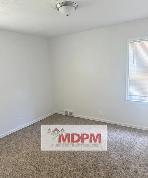 12210 Longview St — Photo 7