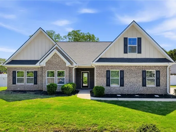 201 Cades Ct, McDonough, GA 30252