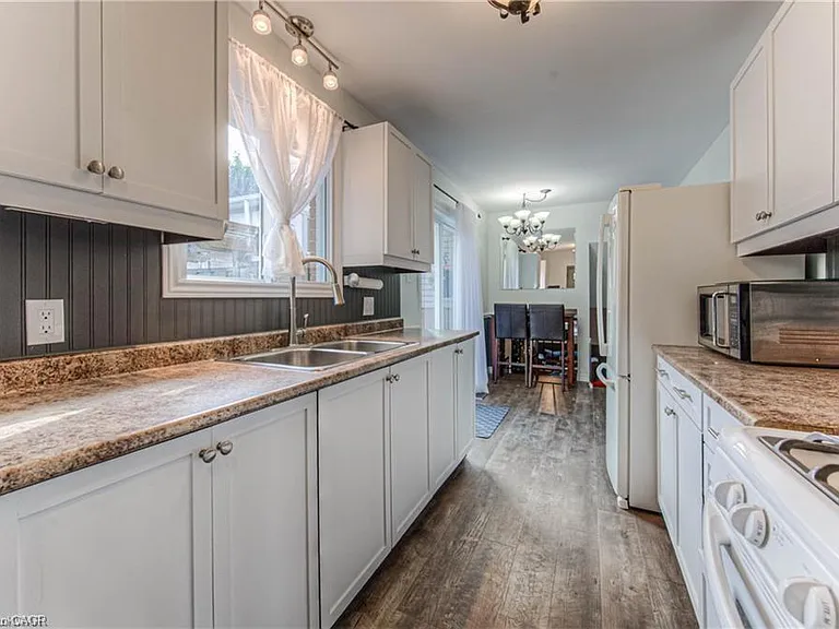 483 Kingscourt Dr #A — Photo 4