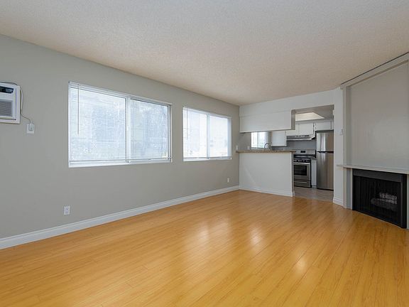 4th image of 1621 Federal Ave APT 7