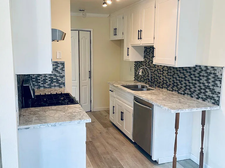 1129 N Barston Ave — Photo 10