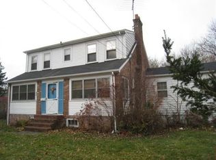 25 Passaic Ave, Roseland, NJ 07068