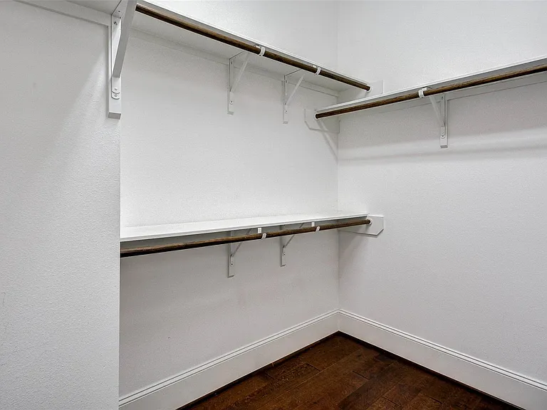 720 N Shepherd Dr — Photo 19