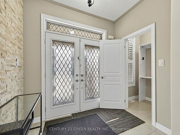 5th image of 50 Bellcrest Rd