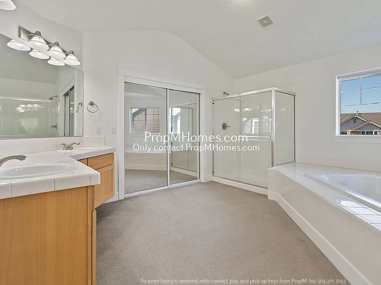 340 SW Delta Dr — Photo 14