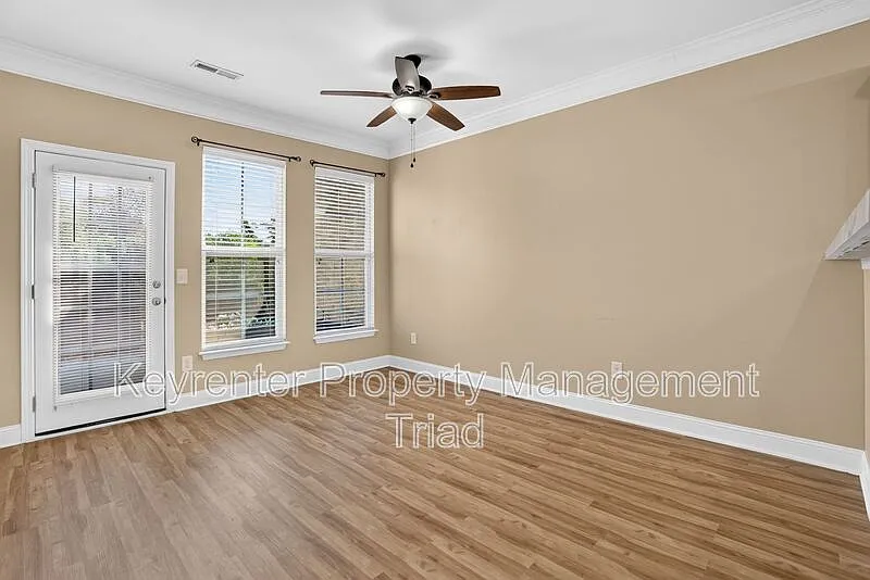 2 bed, 2.5 bath, 1390 sqft, $1,790 — Photo 4