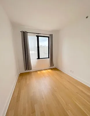 Rented by REALTY QUEST NEW YORK INC | media 28